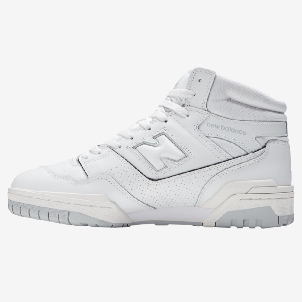 New Balance 650 Men’s White Non- Marking Sole  White   NWOT Size 11